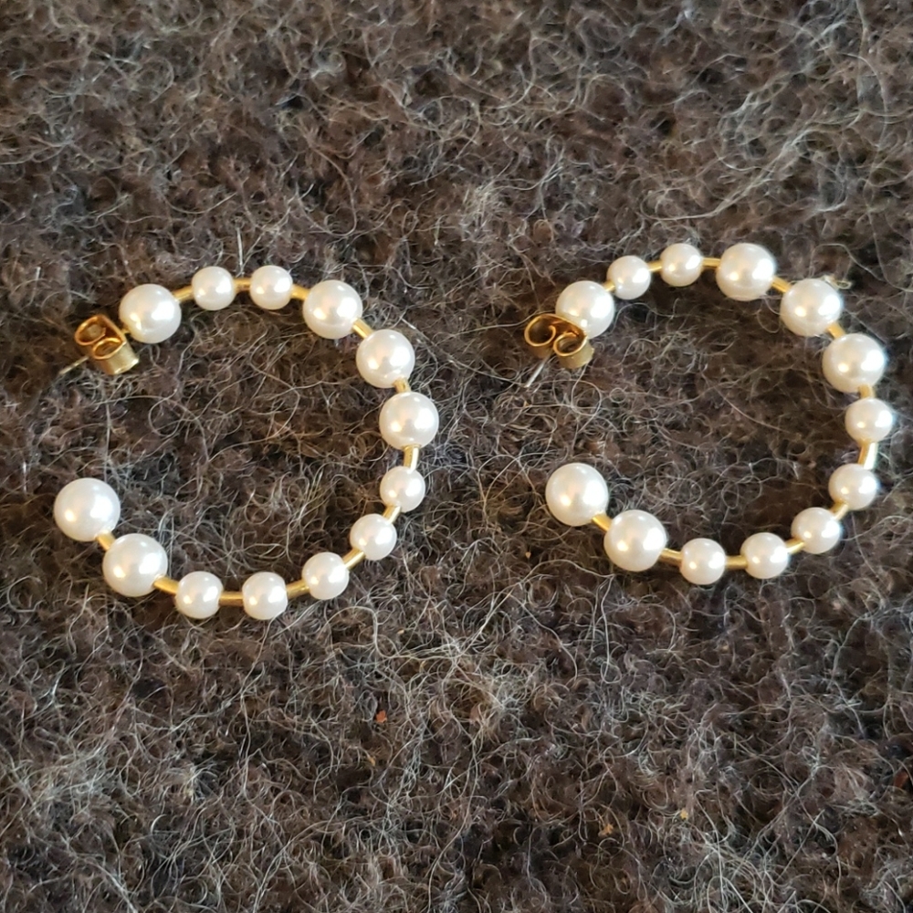 J Crew Pearl Hoops